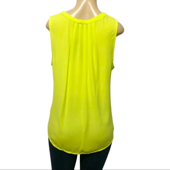 🦋NWT Apt. 9 Sleeveless L Neon Button Down🦋 - Picture 3 of 7